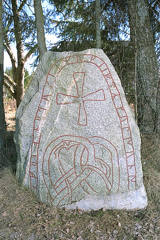 Runes written on runsten, ljus finkornig granit. Date: V